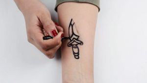 How to make Tattoos with a Eyeliner