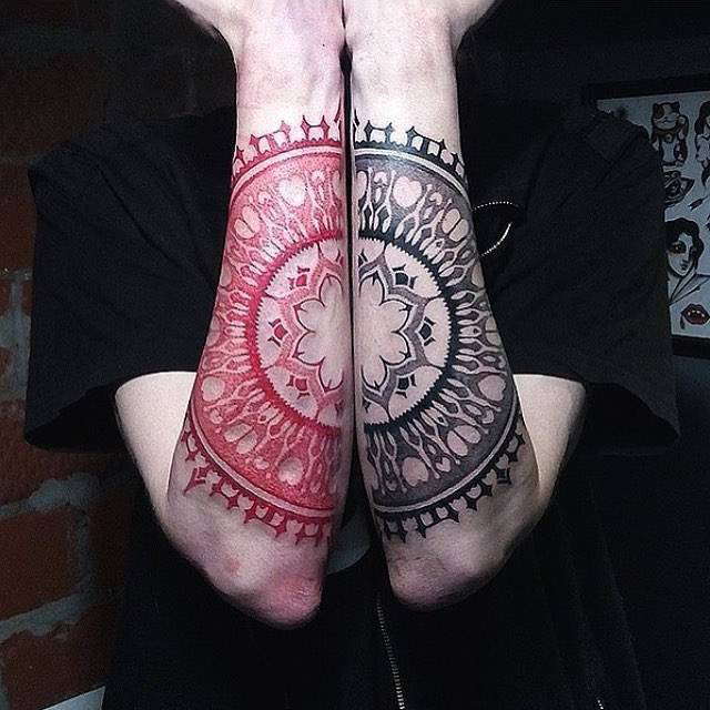 Too couple Black and red mandala