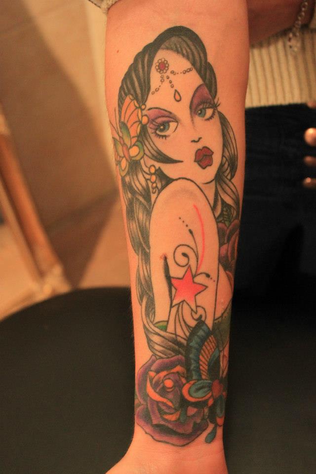 Crazy grey ink graffiti tattoo on right arm