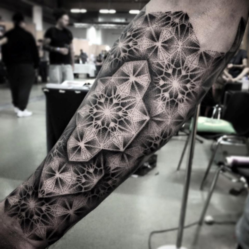 Geometric Sleeve