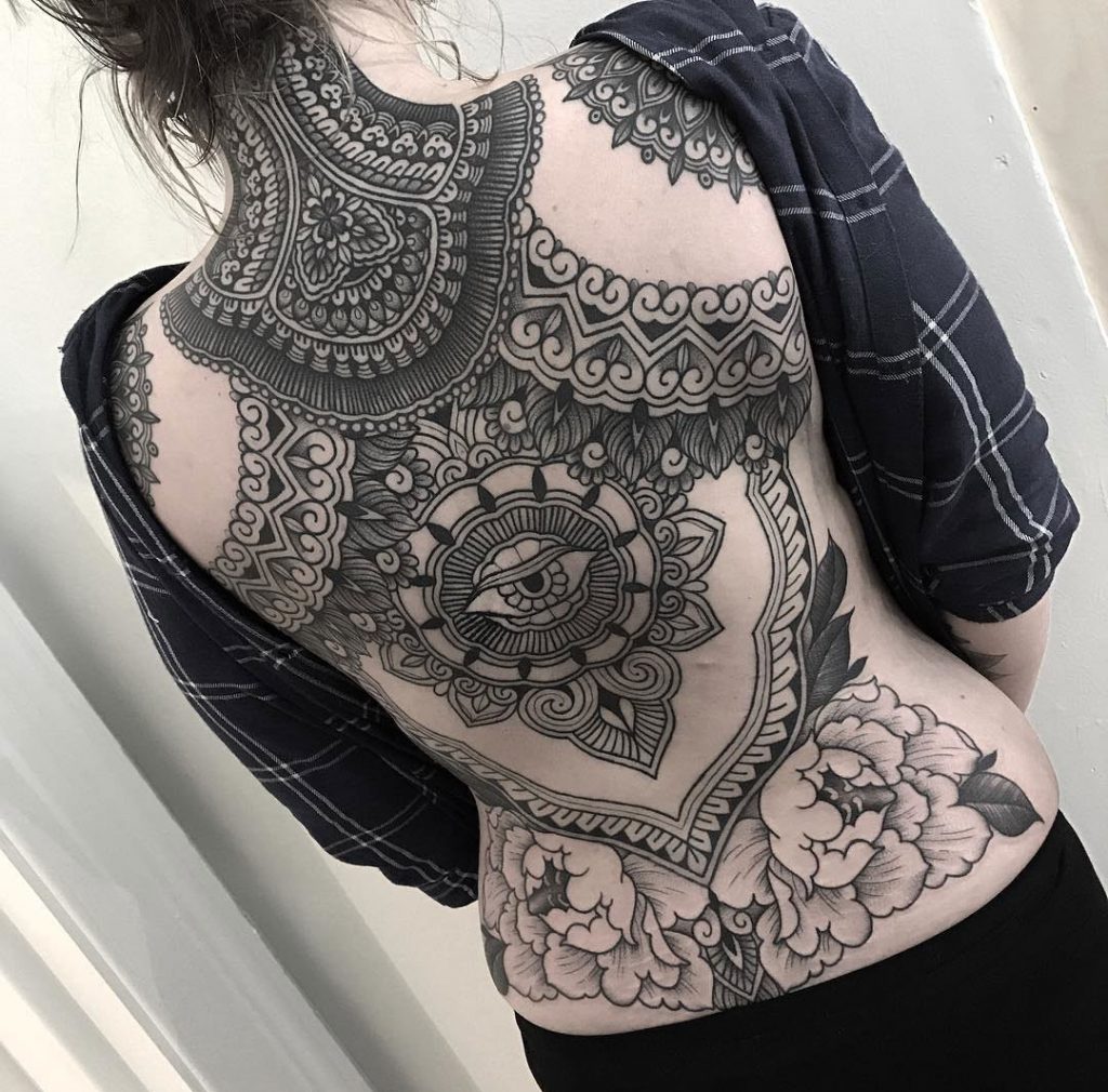 Mehndi Ornamental Back
