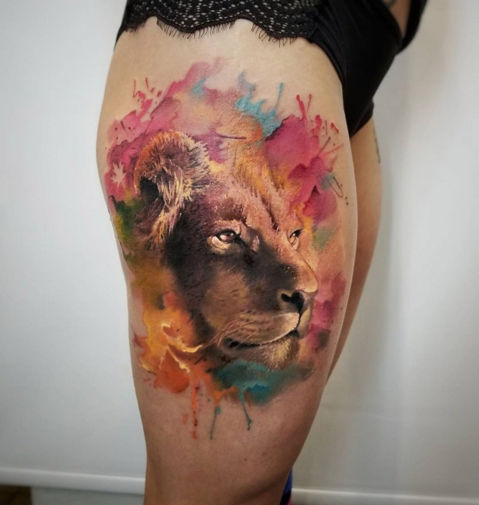 Realism Lion Face With Watercolor