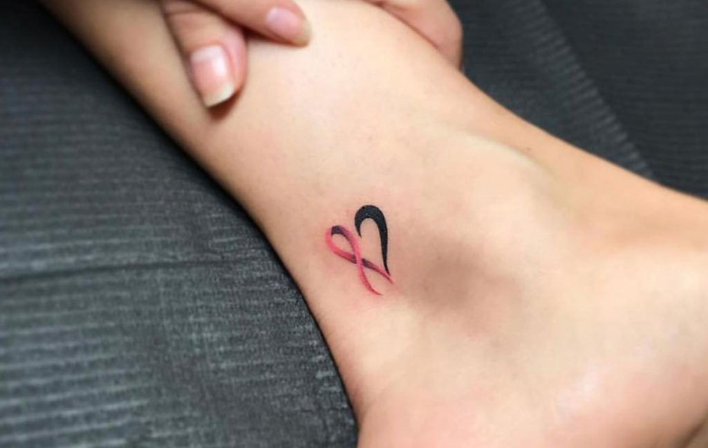 130+ Ankle Tattoo Stock Photos, Pictures & Royalty-Free Images - iStock |  Simple tattoo, Painting, Heart tattoo