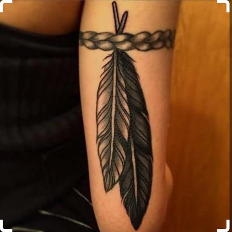 Armband Tattoo with Feather Img