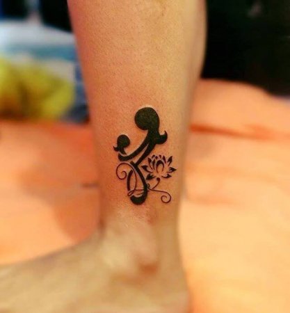 Small-Mother-Daughter-Symbol-Tattoo