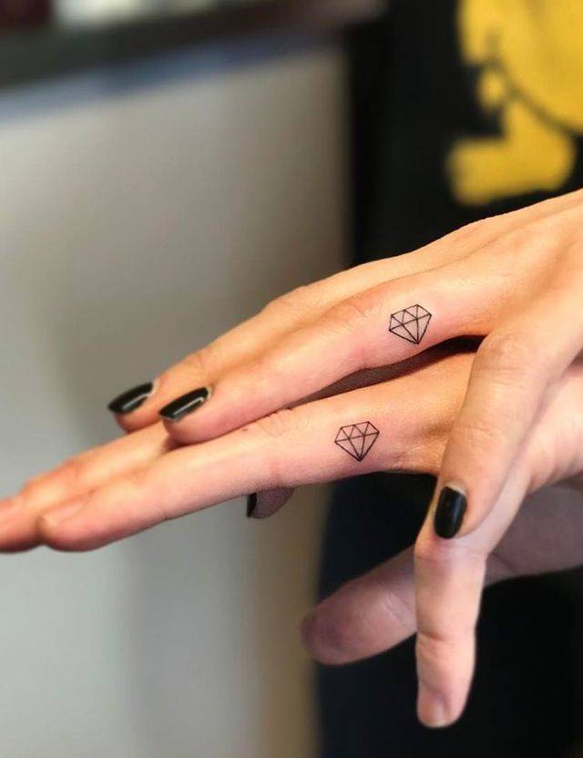 diamond finger tattoos