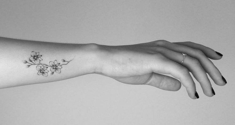 55 Amazing Hand Tattoo Designs For 21 Trending Tattoo