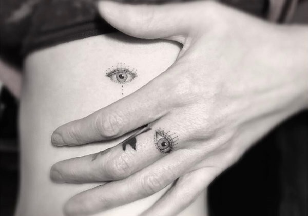 Eye Finger tat