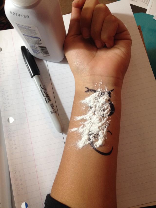 Baby powder and permanent marker pen