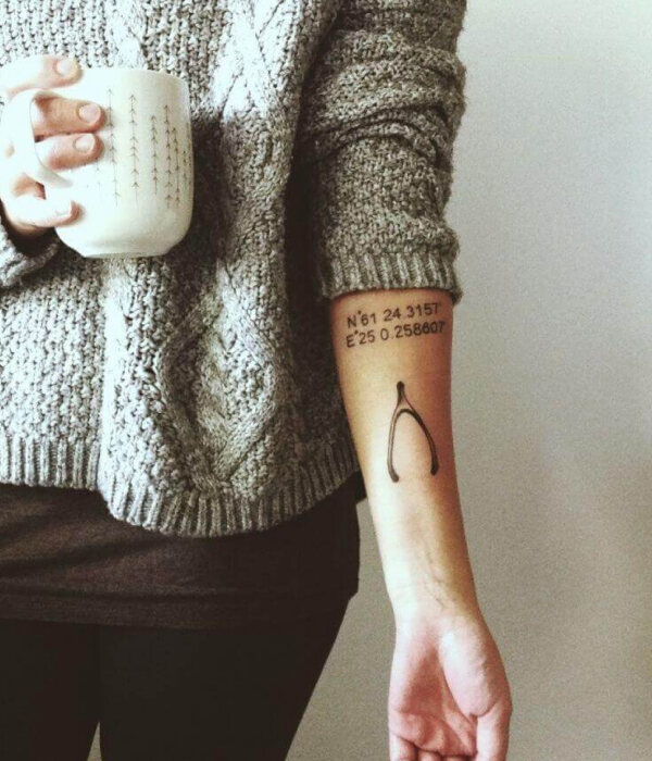 A Wishbone Hand Tattoo for girls ideas - Simple Hand Tattoo Ideas For Girls
