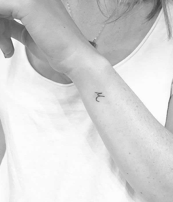 Single Letter Hand Tattoo ideas - Simple Hand Tattoo Ideas For Girls