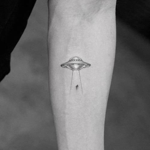 UFO allien Minimalist Tattoo Designs