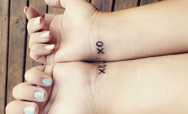 XO Mother Daughter Tattoo des