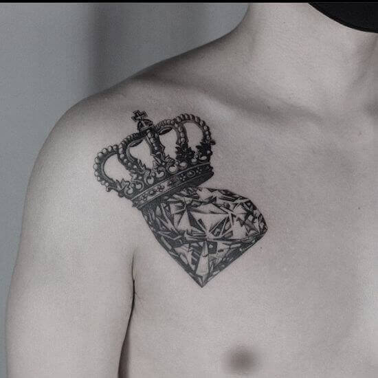 Diamond with Crown Tattoo Designs on girl Shoulder