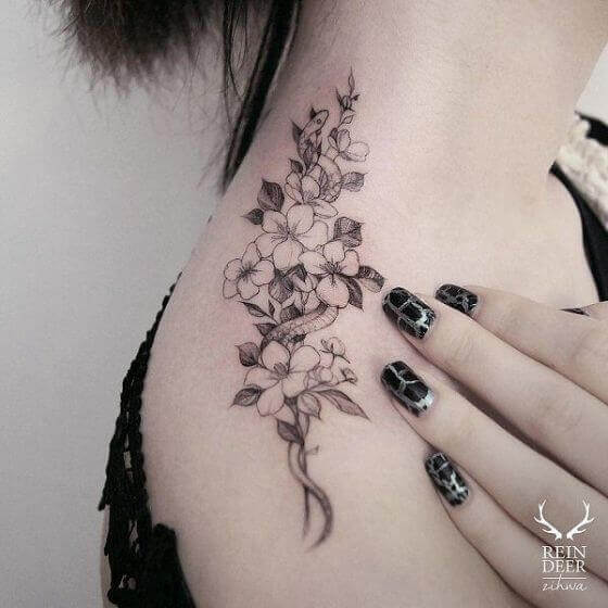 Women Flower Trail shoulder tattoo