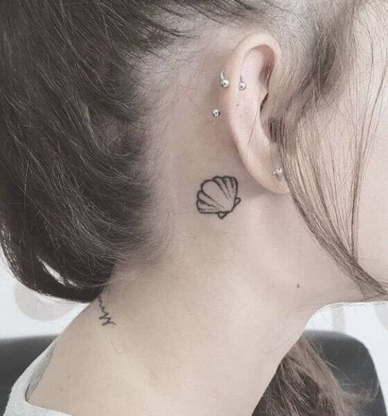 35+ Minimalists Behind the Ear Tattoo Ideas [Trendy Designs]