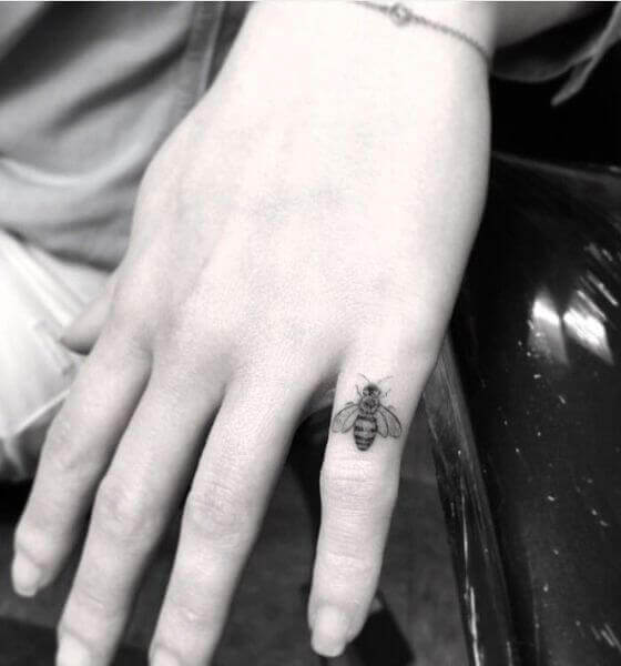 Top 37 Finger Tattoos For Women