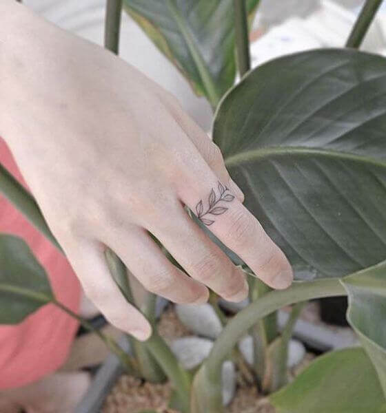 Leaf Finger Tattoo