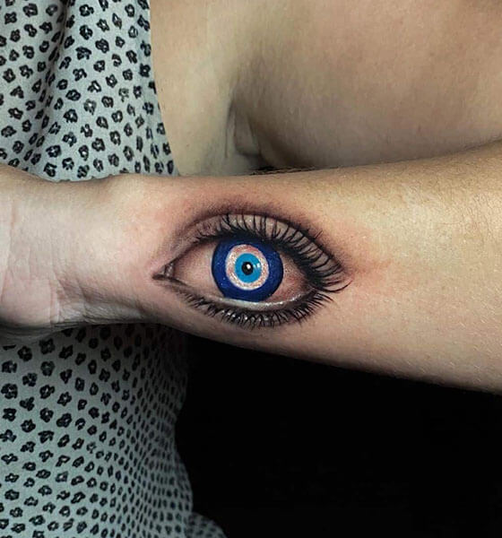 60 EyeCatching Tattoos on Hand  Art and Design