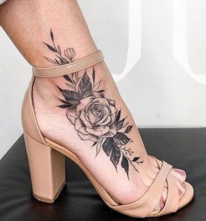 30 Sexy Tattoo Ideas for Women [Latest Designs]