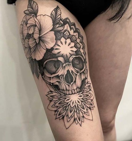 Skull Tattoo Design on Thigh