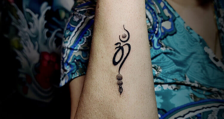 Trishula Tattoo Designs - The Trishula is the three-pronged weapon and  emblem of Shiva, the Hindu god of destruction. ... The three… | Instagram