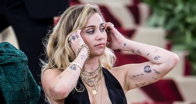Miley Cyrus Hand Tattoos