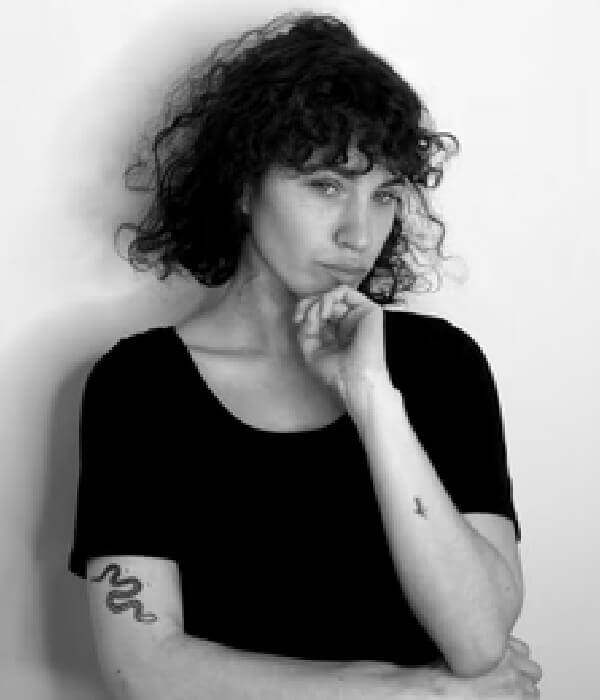 Lara Maju Fineline tattoo artist