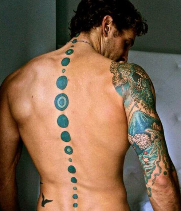 33 Spine Tattoos