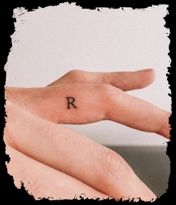 Minimalist R - Trending Tattoo Minimalist-R-Letter-Tattoo