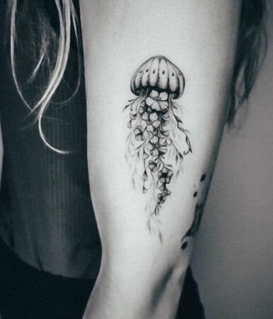 45 Designing a Unique and Symbolism Behind Jellyfish Tattoos