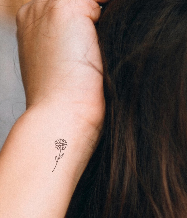 Daisy tattoo minimalist