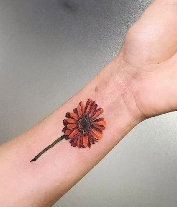 Realistic daisy tattoo ideas
