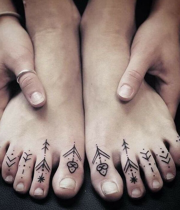 Blackwork Toe Tattoo