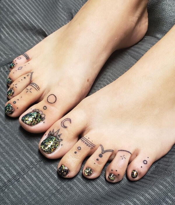 Blackwork Toe Tattoos