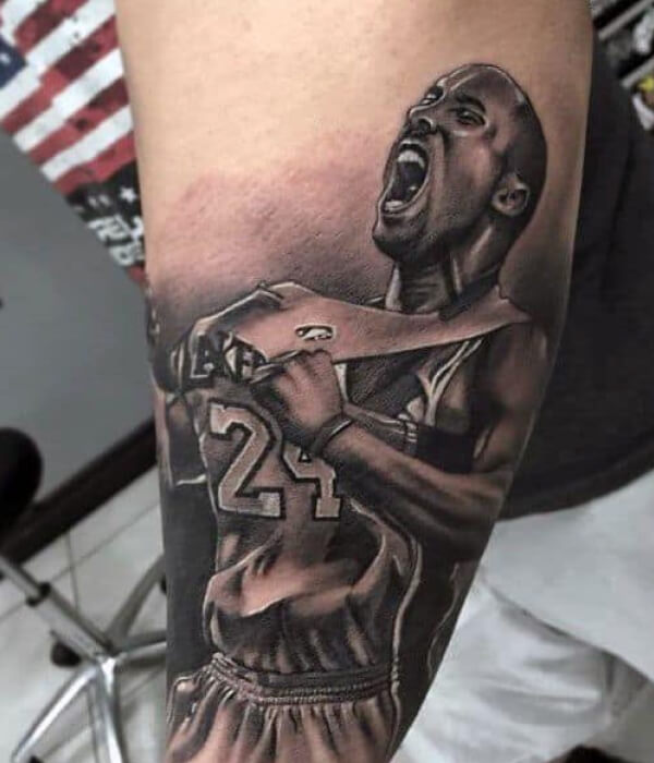Kobe Bryant hand tattoos