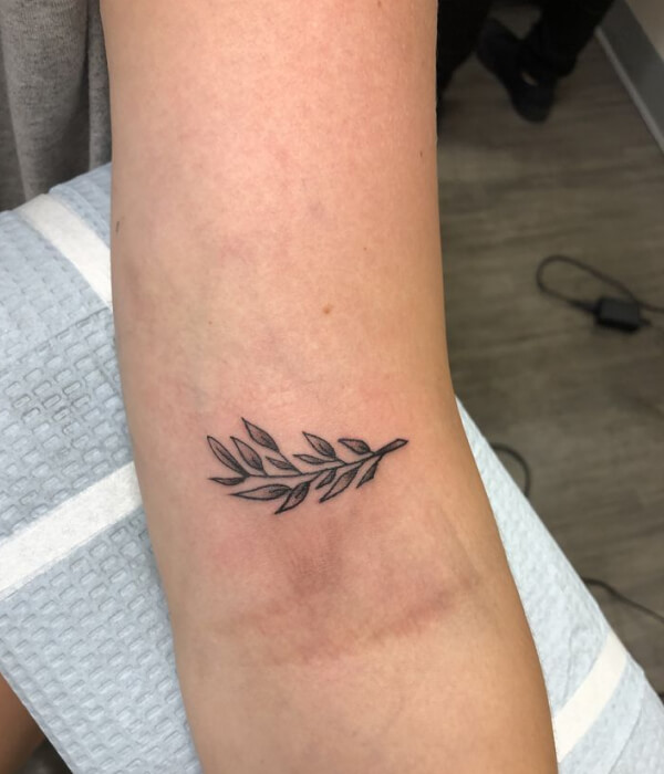 Small leaf tattoo design