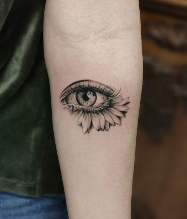 Hyperrealistic Eyes Tattoo
