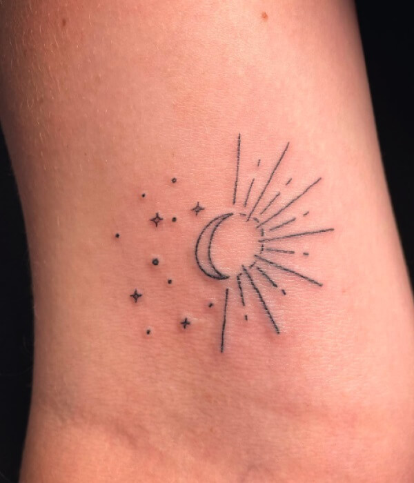 Crescent Moon and Full Moon Combination Tattoo - Trending Tattoo Crescent-Moon-and-Full-Moon-Combination-Tattoo
