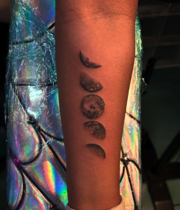 Lunar Eclipse Moon Phase Tattoo - Trending Tattoo Lunar-Eclipse-Moon-Phase-Tattoo