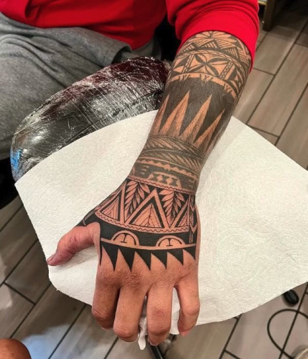 Tongan Hand Tattoo - Trending Tattoo Tongan-Hand-Tattoo