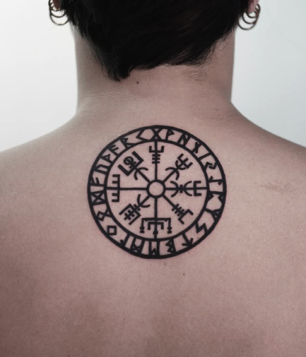 Vegvisir Back Tattoo - Trending Tattoo Vegvisir-Back-Tattoo