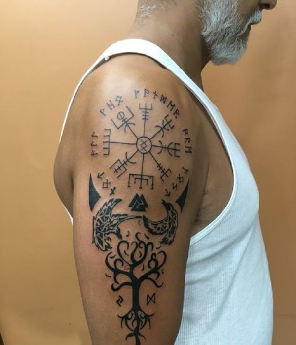 Vegvisir Shoulder Tattoo - Trending Tattoo Vegvisir-Shoulder-Tattoo
