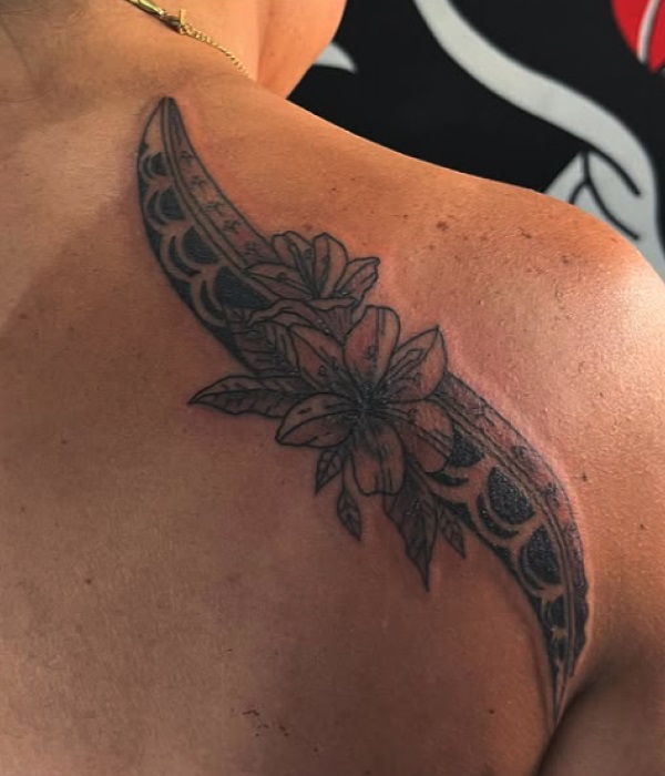 Women Tongan Flower Tattoo - Trending Tattoo Women-Tongan-Flower-Tattoo