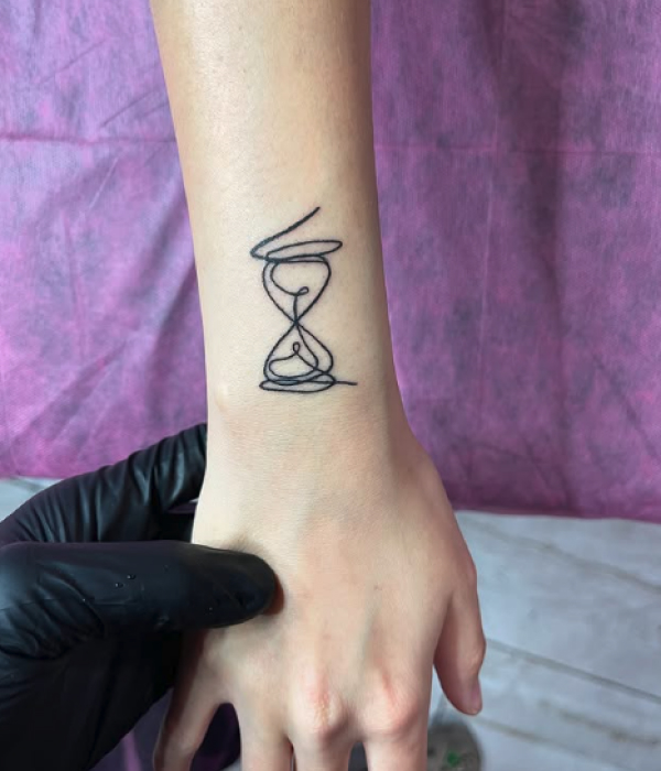 Small Hourglass Tattoo - Trending Tattoo Small-Hourglass-Tattoo