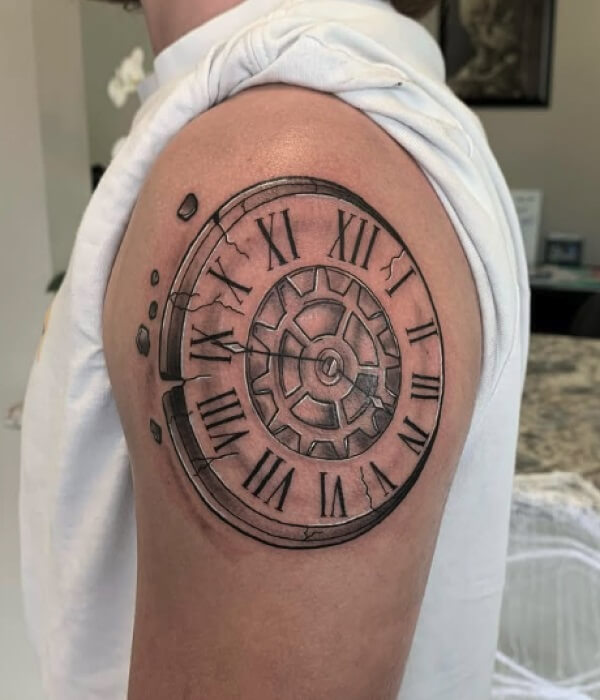 Clock with Roman Numerals - Trending Tattoo Clock-with-Roman-Numerals