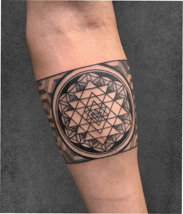Śrī Yantra Symbol Tattoo - Trending Tattoo Śrī Yantra Symbol Tattoo