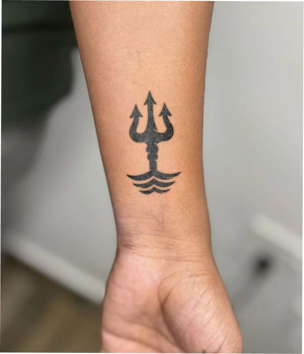 Triśūla Tattoo - Trending Tattoo Triśūla Tattoo in inner arm