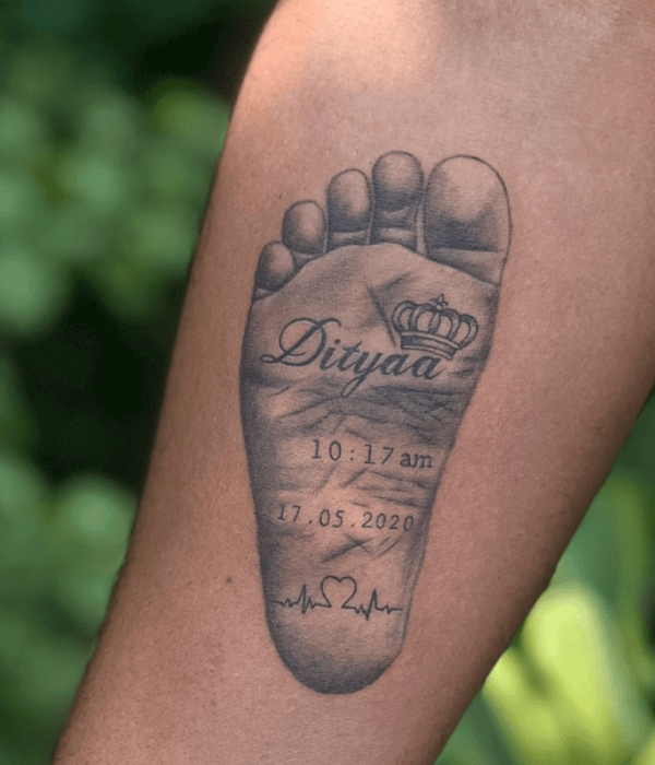 Kids-Name-Tattoo-with-Footprints